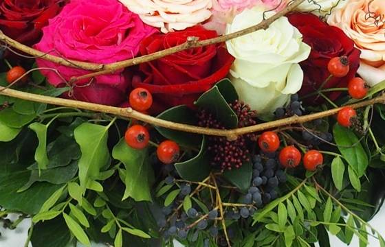 image du Coussin de roses rouges & roses "Mycènes" | L'Agitateur Floral